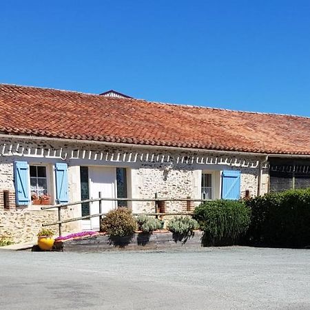 A La Douce Berthomerie Saint-Germain-l'Aiguiller Exterior foto